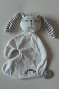 Konijn tutdoek wit God zorgt